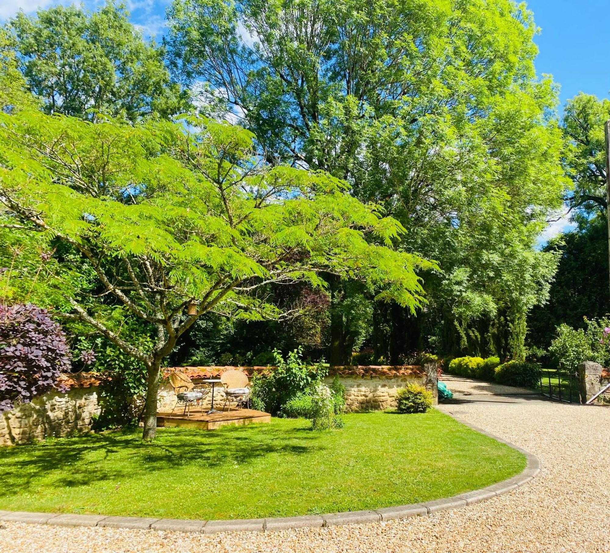 Bed and Breakfast Moulin du Fontcourt à Chasseneuil-sur-Bonnieure Extérieur photo